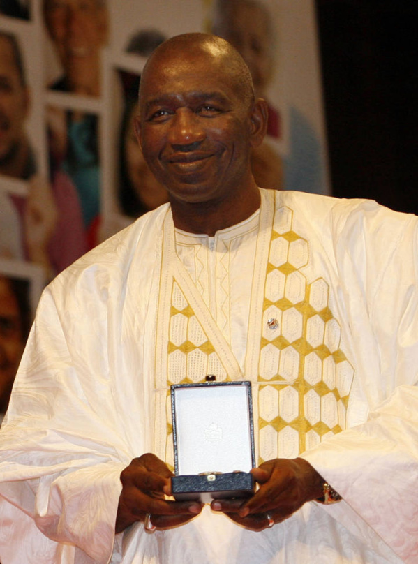 Le président de la Croix-Rouge sénégalaise reçoit la Médaille d’or de la Croix-Rouge espagnole à Malaga en Espagne