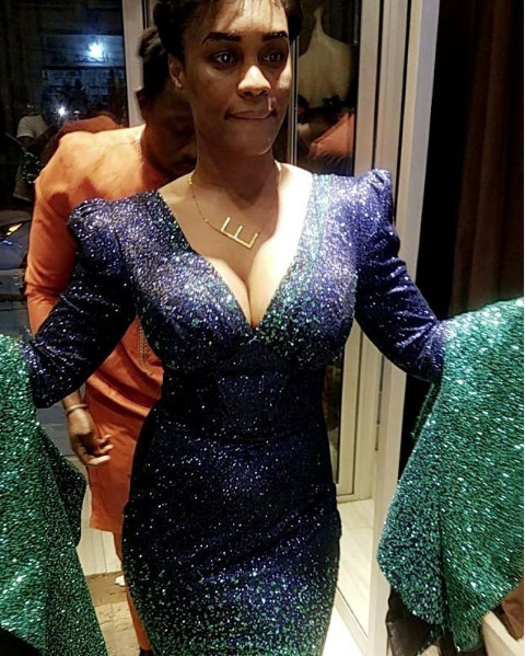  Robe très chic et glamour: Ndèye Ndack illumine la toile (Photos)