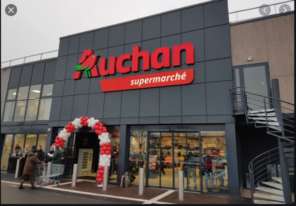 Saccage de ses magasins: Auchan fait emprisonner 3 de ses employées