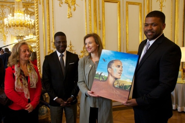 Valérie Trierveller, la Première Dame de France offre un cocktail à l'Elysée en l'honneur de Thione Niang