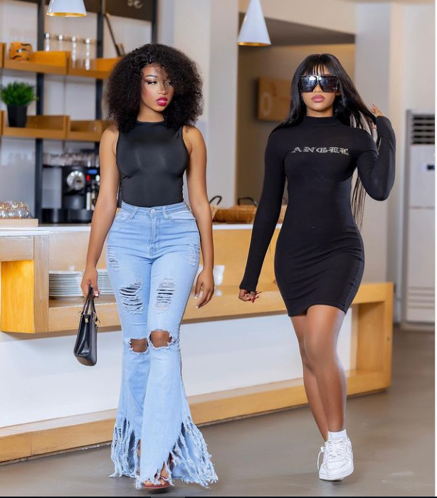 Astar et sa petite sœur Maty dévoilent leurs formes généreuses en shooting