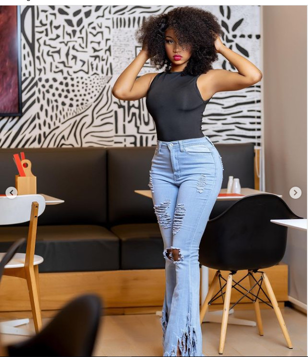 Astar et sa petite sœur Maty dévoilent leurs formes généreuses en shooting