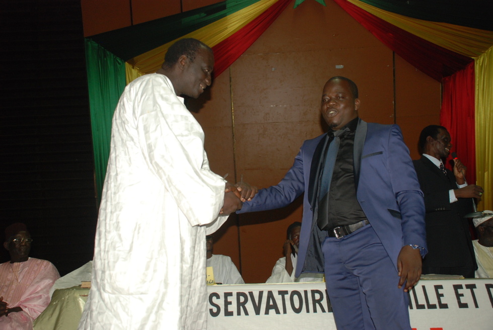 L'animateur Mamadou Ndoye Bane honoré par l'Ong "Jamra"