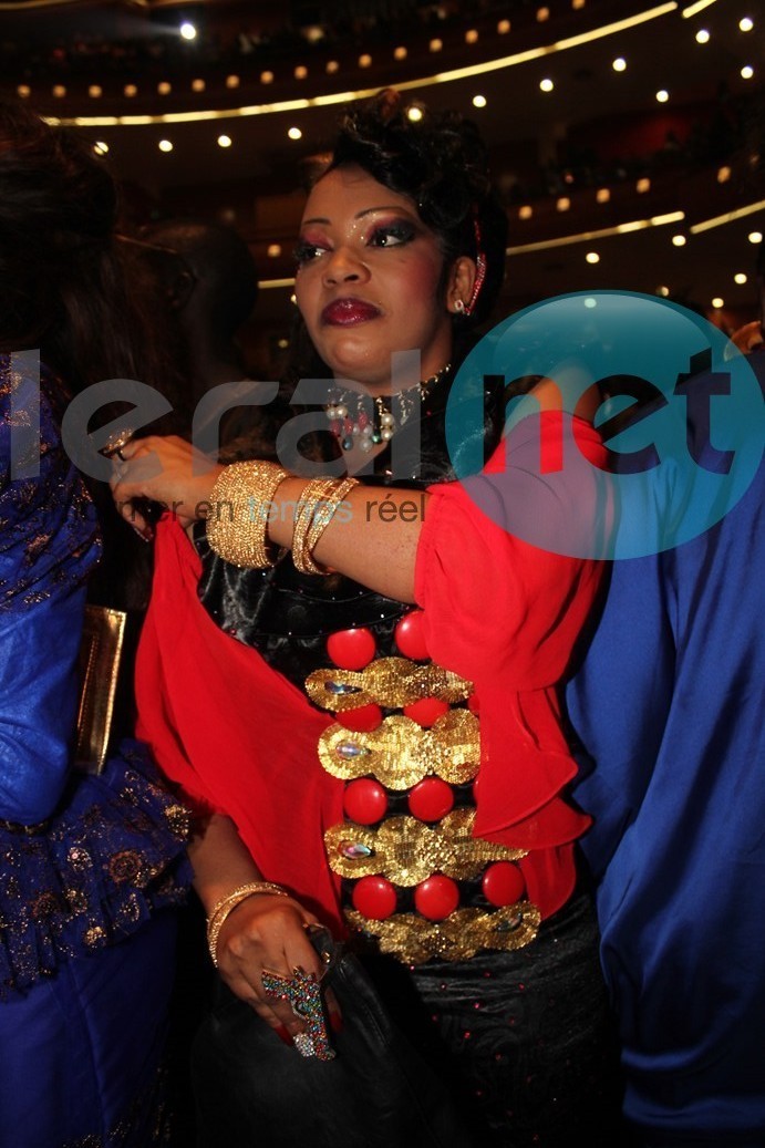 Oumou Sow rayonnante au Grand Théâtre de Dakar Oumou Sow rayonnante au Grand Théâtre de Dakar