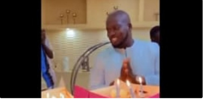 Aziz Ndiaye fête son anniversaire: Découvrez la surprise de son épouse et ses enfants (Vidéo)