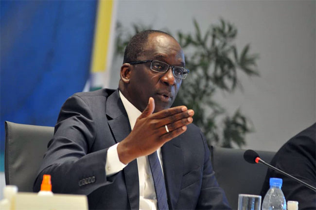 Refus de rejoindre les régions: Abdoulaye Diouf Sarr menace de sanctions les agents de santé récalcitrants