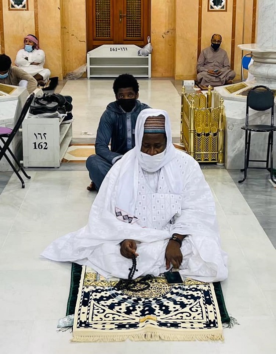 Oumrah 2021 : Cheikh Mouhamadou Mahy Aliou Cissé a prié hier à Médine Oumrah 2021 : Cheikh Mouhamadou Mahy Aliou Cissé a prié hier à Médine