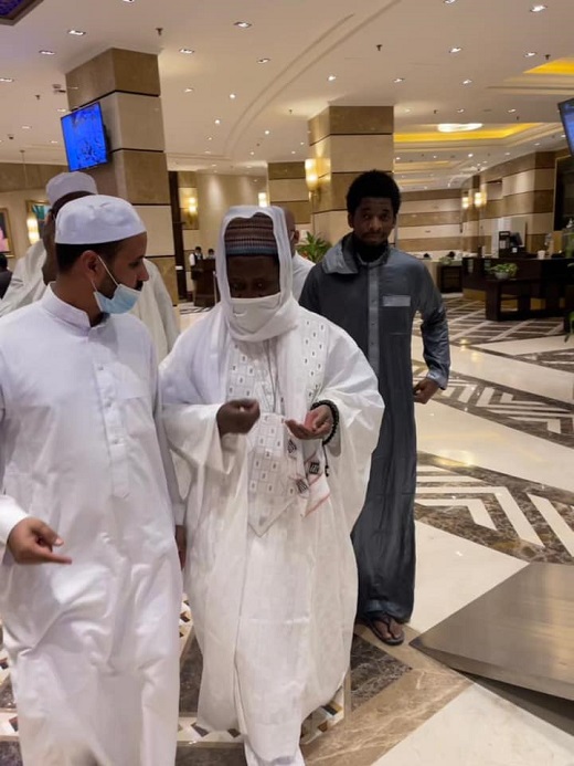 Oumrah 2021 : Cheikh Mouhamadou Mahy Aliou Cissé a prié hier à Médine Oumrah 2021 : Cheikh Mouhamadou Mahy Aliou Cissé a prié hier à Médine