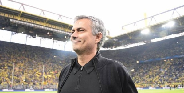 Chelsea: Mourinho s'engage 4 ans (off.)