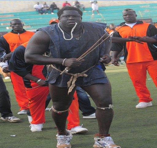 Lambi demb - Les tambours majors: De Doudou Ndiaye Rose à Seyni Gningue, cette complicité entre lutteurs... Lambi demb - Les tambours majors: De Doudou Ndiaye Rose à Seyni Gningue, cette complicité entre lutteurs...