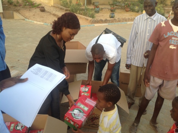 Remise de dons : Une action de solidarité initiée par Claire Cisse auprès d'enfants en situation difficile