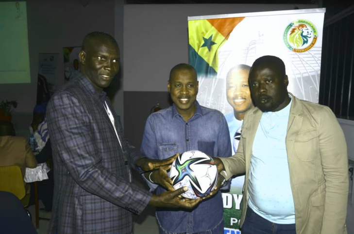 PHOTOS / Présidence de la FSF: Les présidents de club rallient la cause de Mady Touré et approuvent sa candidature