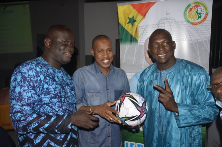 (PHOTOS)/Présidence de la FSF: Les présidents de club rallient à la cause de Mady Touré et approuvent sa candidature