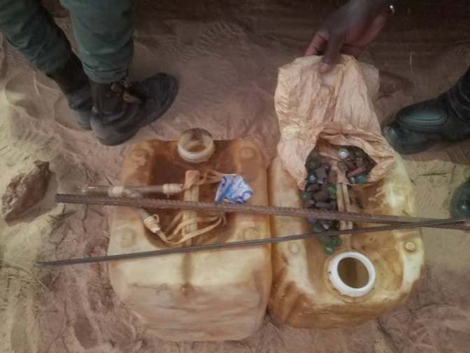 Violentes manifestations à Dougar: Ce type de projectiles désormais prisés par les sénégalais (photos) Violentes manifestations à Dougar: Ce type de projectiles désormais prisés par les sénégalais (photos)