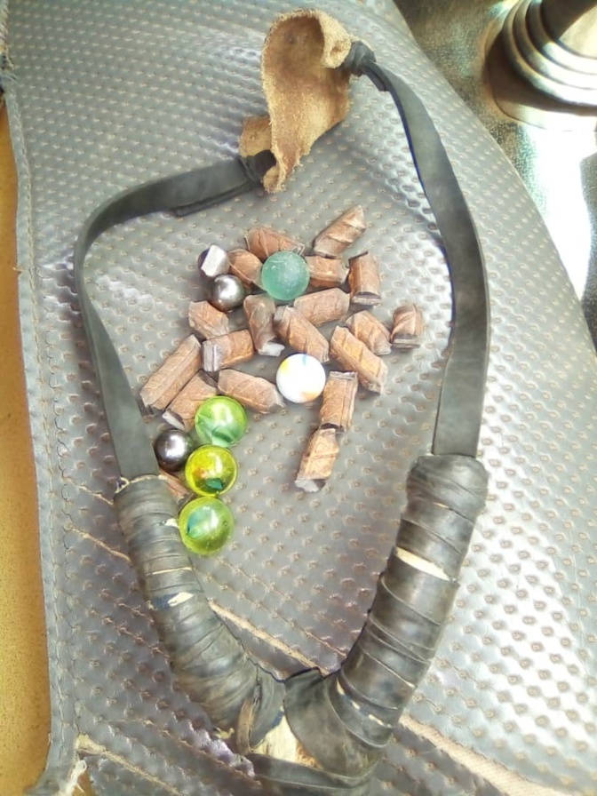 Violentes manifestations à Dougar: Ce type de projectiles désormais prisés par les sénégalais (photos) Violentes manifestations à Dougar: Ce type de projectiles désormais prisés par les sénégalais (photos)