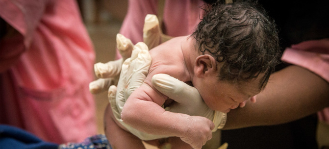 Insolite: Une Malienne donne naissance à des nonuplés (09 bébés) au Maroc