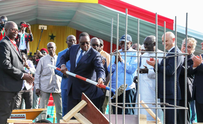 MACKY SALL DESENCLAVE LA BANLIEUE POUR UN COUT DE PLUS DE 9 MILLIARDS FCFA