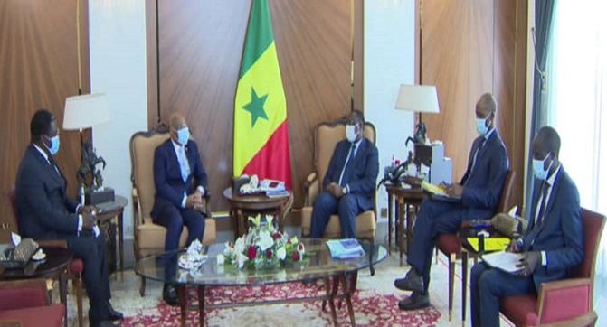 En visite à Dakar : Jean Claude Kassi Brou de la CEDEAO élevé au rang de Commandeur dans l’ordre national du Lion En visite à Dakar : Jean Claude Kassi Brou de la CEDEAO élevé au rang de Commandeur dans l’ordre national du Lion