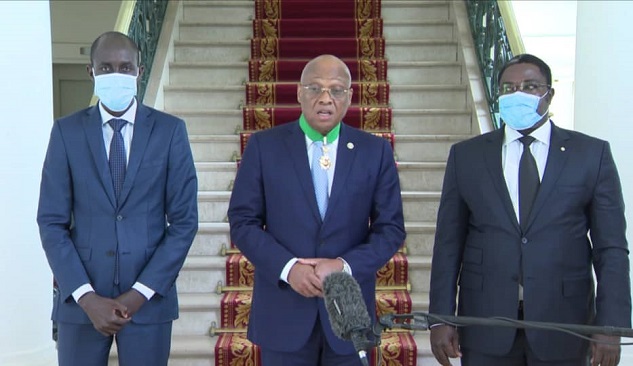 En visite à Dakar : Jean Claude Kassi Brou de la CEDEAO élevé au rang de Commandeur dans l’ordre national du Lion En visite à Dakar : Jean Claude Kassi Brou de la CEDEAO élevé au rang de Commandeur dans l’ordre national du Lion