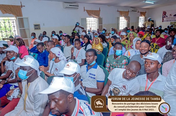 Grand succès du Panel de Sidiki Kaba à Tamba : les images d’une salle pleine à craquer durant son discours unificateur