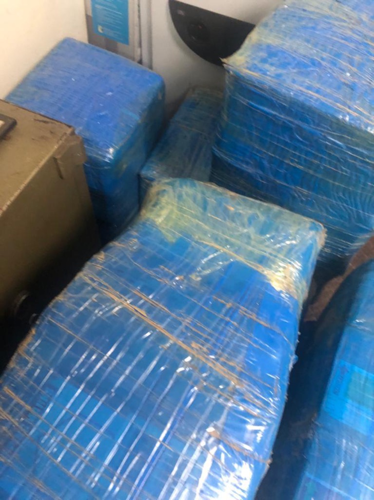 Saisies de drogue, de devises et de médicaments: 1 650 kg de chanvre indien et 245 400 faux euros saisis à Kaolack