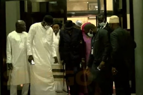 Retour effectif de Lamine Diack: Sa sortie du Salon d’honneur de l’AIDB en images
