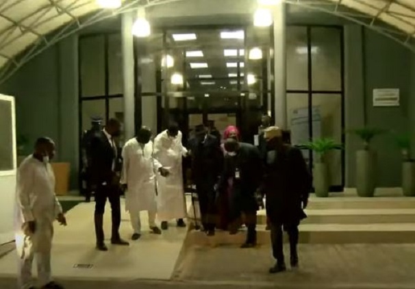 Retour effectif de Lamine Diack: Sa sortie du Salon d’honneur de l’AIDB en images