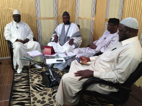 Serigne Cheikhouna sur le plateau Leerlu avec ses invités