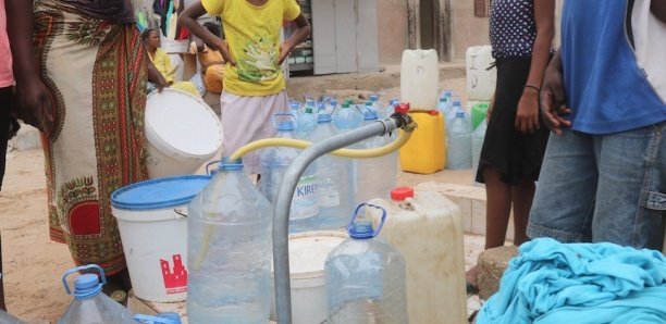 Pour de l'eau: Les populations de Ndiar barrent la Route des Niayes
