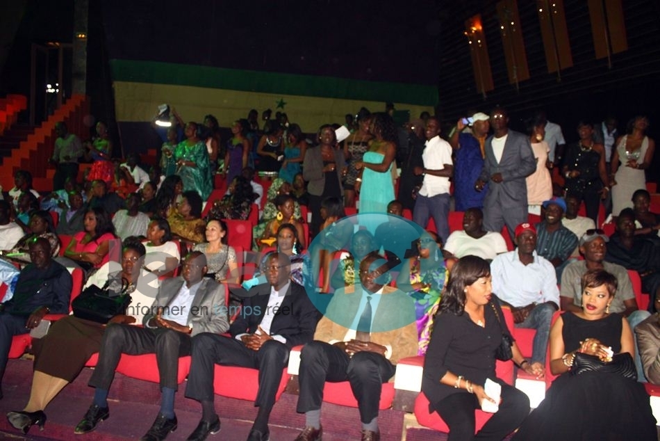 [Photos exclusives] Retour sur scène de You: Le Roi du Mbalax explose le Cices