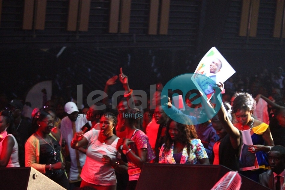 [Photos exclusives] Retour sur scène de You: Le Roi du Mbalax explose le Cices