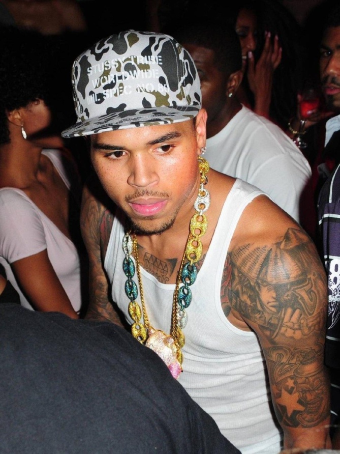 Chris Brown : A-t-il agressé Deanna Gines ?