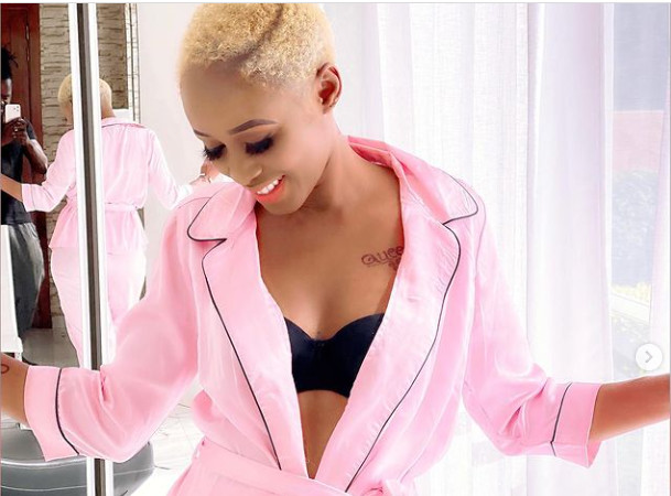 Admirez le new look de Queen Biz qui fait jaser (Photos)
