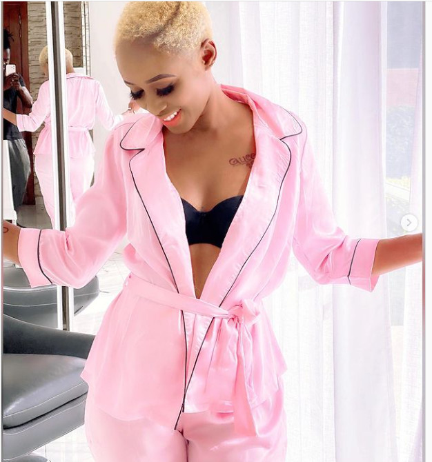 Admirez le new look de Queen Biz qui fait jaser (Photos) Admirez le new look de Queen Biz qui fait jaser (Photos)