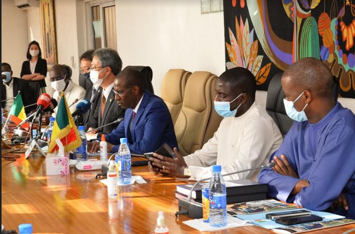 Photos: Signature de l’échange de notes pour l’ISSD, entre l'Etat du Sénégal et le Japon