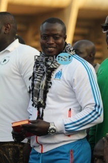 Le promoteur de lutte, Assane Ndiaye honore Luc Nicolaï