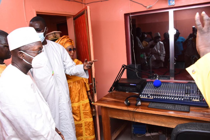 Tocky Gare: Le ministre Oumar Guèye inaugure la radio communautaire et le marché moderne Louma de l ‘Émergence  