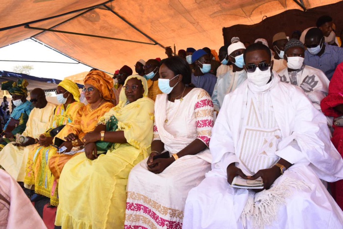 Tocky Gare: Le ministre Oumar Guèye inaugure la radio communautaire et le marché moderne Louma de l ‘Émergence  