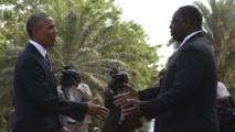 Au moment où Macky et Obama palaient d'homosexualité: Deux élèves, homos, surpris en plein débats sur la plage de Mermoz