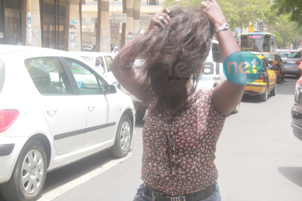[Photos] Malmenée par les policiers, Fatou Thiam perd sa perruque