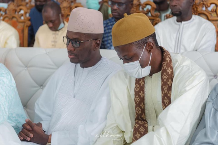 Carnet rose: Le Dg de Dakar Dem Dikk, Omar Bounkhatab Sylla donne le nom de son fils au Prophète Mohamed (Psl) Carnet rose: Le Dg de Dakar Dem Dikk, Omar Bounkhatab Sylla donne le nom de son fils au Prophète Mohamed (Psl)