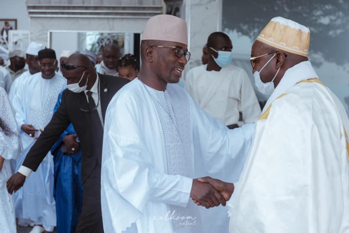 Carnet rose: Le Dg de Dakar Dem Dikk, Omar Bounkhatab Sylla donne le nom de son fils au Prophète Mohamed (Psl) Carnet rose: Le Dg de Dakar Dem Dikk, Omar Bounkhatab Sylla donne le nom de son fils au Prophète Mohamed (Psl)