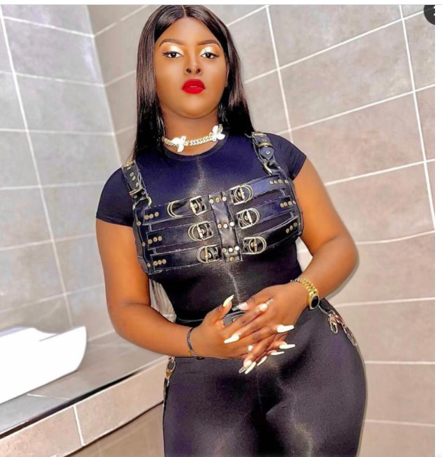 La chanteuse Abiba dans une tenue sexy, qui met en valeur ses formes (Photos) La chanteuse Abiba dans une tenue sexy, qui met en valeur ses formes (Photos)