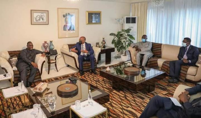 Une CAN de football au Sénégal: Ce que voudrait le président de la CAF, reçu par Macky Sall ce matin avant... Une CAN de football au Sénégal: Ce que voudrait le président de la CAF, reçu par Macky Sall ce matin avant...