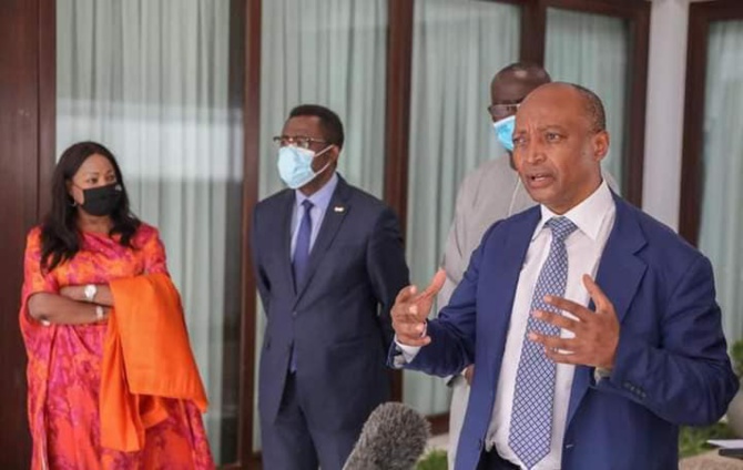 Une CAN de football au Sénégal: Ce que voudrait le président de la CAF, reçu par Macky Sall ce matin avant... Une CAN de football au Sénégal: Ce que voudrait le président de la CAF, reçu par Macky Sall ce matin avant...