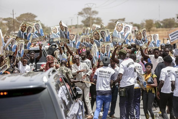 Tournée économique: Voici les images de l’arrivée de Macky Sall à Fatick Tournée économique: Voici les images de l’arrivée de Macky Sall à Fatick
