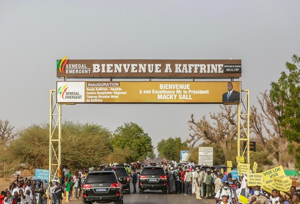Arrivée à Kaffrine : une marée humaine à l’accueil du président Macky Sall Arrivée à Kaffrine : une marée humaine à l’accueil du président Macky Sall