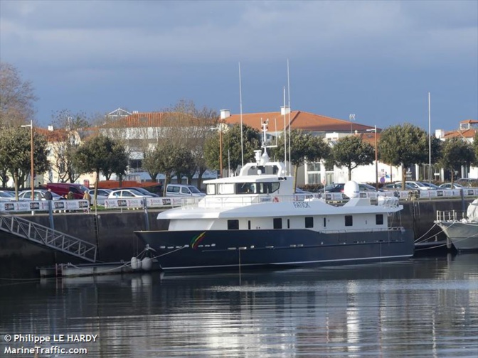 Fakenews : Le "Yacht"  de Macky Sall serait un patrouilleur de la Marine nationale, qui en possède quatre