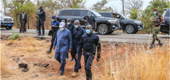 PHOTOS / Accident mortel sur la route de Kédougou: Macky Sall sur les lieux du drame