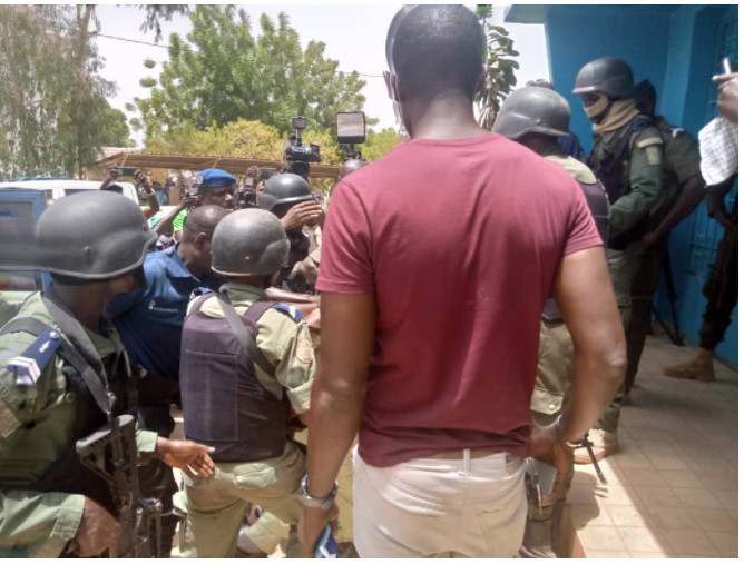 Voici quelques images de l'arrestation de Boy Djinné (Photos)